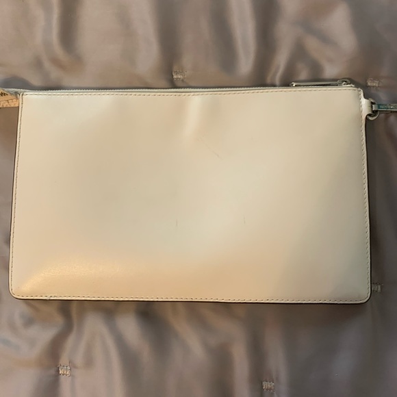 Authentic Michael Kors Big Wristlet white floral - Picture 5 of 10